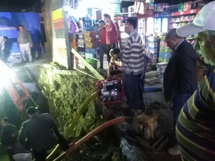 بالصور.. انتهاء إحلال وتجديد خط مياه بالغربية في 36 ساعة