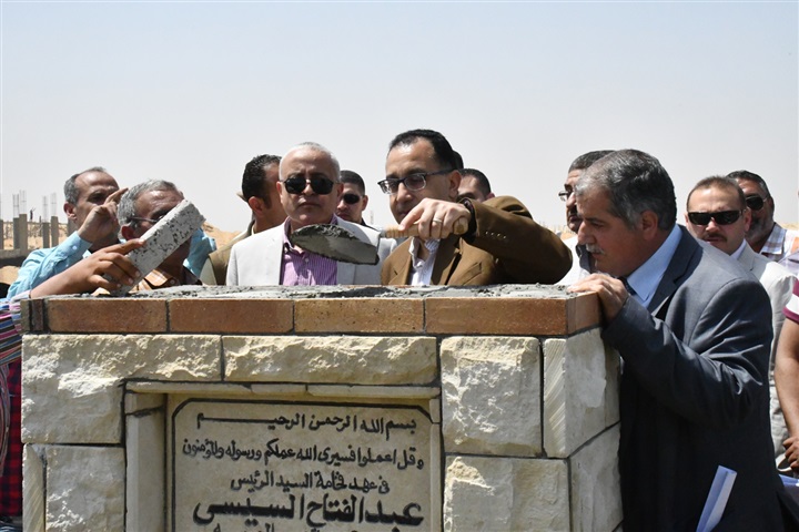 بالصور.. وزير الإسكان يضع حجر أساس سوق الجملة بـ«السادات» بالصور.. وزير الإسكان يضع حجر أساس سوق الجملة بـ«السادات»