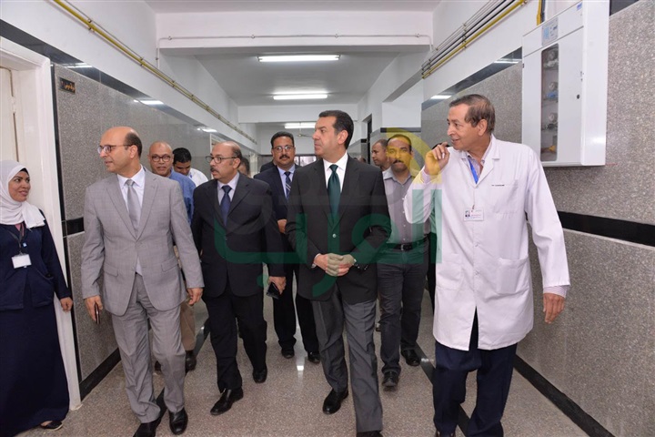 محافظ أسيوط يفتتح وحدة الحروق وعناية مركزة بإصابات مستشفى الايمان العام 