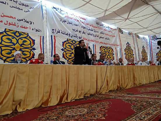 بالصور.. كفن ودية ينهيان خصومة ثأرية بين عائلتين بالبدرشين بحضور أمنى مكثف