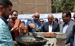 محافظ القليوبية ورئيس جهاز تعمير القاهرة الكبرى يضعان حجر الأساس لرصف وتطوير 14 طريق