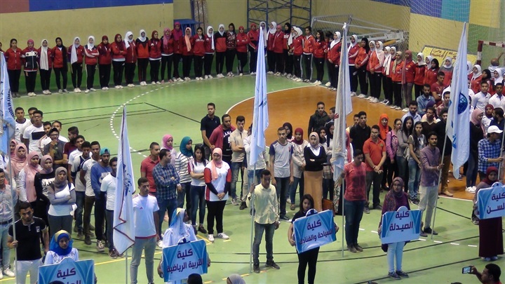 "رئيس جامعة المنيا" يفتتح اليوم الرياضى بمشاركة كليات الجامعة العشرين تحت شعار "الجامعة فيها رياضة" 
