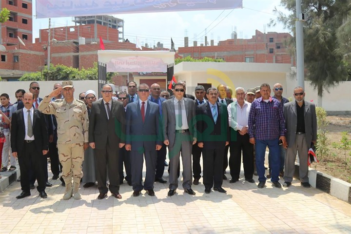 بالصور.. محافظ كفرالشيخ ومدير الأمن يضعان إكليل الزهورعلى قبرالجندى المجهول فى ذكرى تحرير سيناء