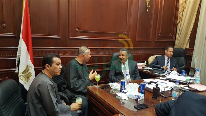 بالصور وفد نقابة الفلاحين يلتقى اعضاء مجلس النواب لبحث زيادة سعر القمح المحلى وعرض مشاكل الفلاحين بالصور وفد نقابة الفلاحين يلتقى اعضاء مجلس النواب لبحث زيادة سعر القمح المحلى وعرض مشاكل الفلاحين