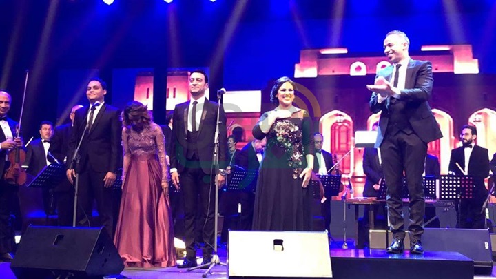بحضور وزيرا ثقافة مصر والسعودية مع 3 آلاف مشاهد ليالي الأوبرا المصرية تضئ العاصمة السعودية الرياض بحضور وزيرا ثقافة مصر والسعودية مع 3 آلاف مشاهد ليالي الأوبرا المصرية تضئ العاصمة السعودية الرياض