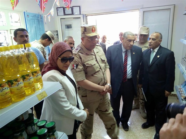 بالصور...محافظ كفر الشيخ يتابع تجهيزات منفذ "مشروعات الخدمة الوطنية" بالحامول