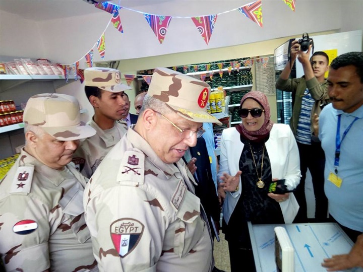 بالصور...محافظ كفر الشيخ يتابع تجهيزات منفذ "مشروعات الخدمة الوطنية" بالحامول