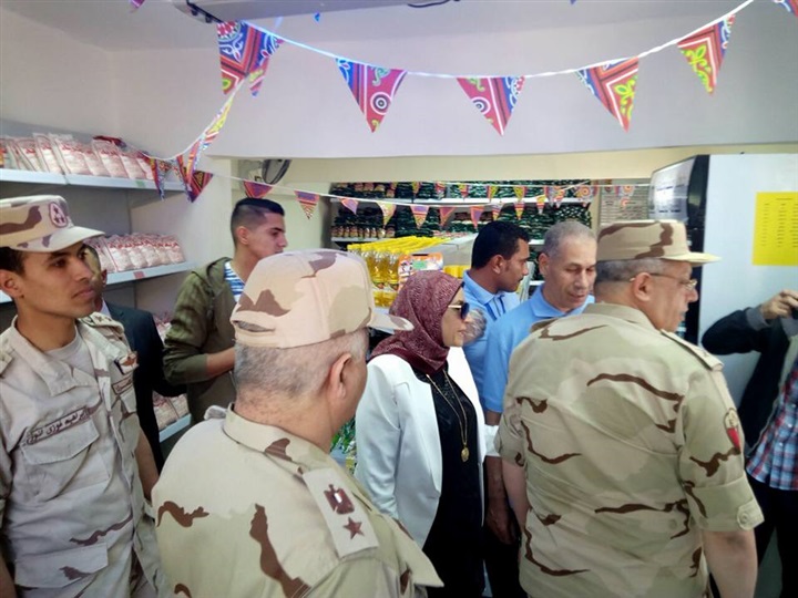 بالصور...محافظ كفر الشيخ يتابع تجهيزات منفذ "مشروعات الخدمة الوطنية" بالحامول