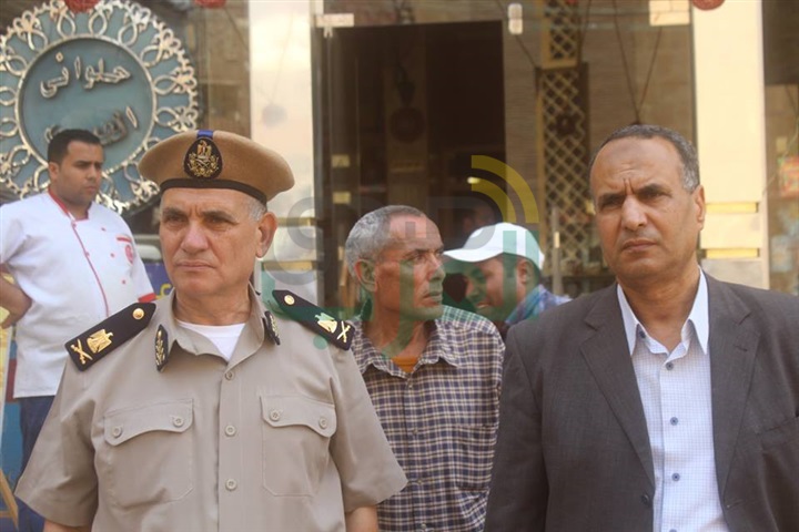 بالصور.. مساعد محافظ كفر الشيخ يقود حملة مكبرة لإزالة الإشغالات بميادين دسوق