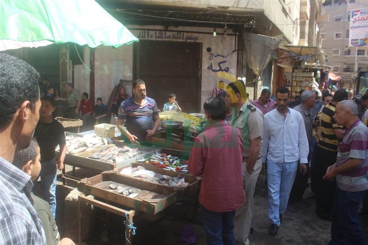 بالصور.. مساعد محافظ كفر الشيخ يقود حملة مكبرة لإزالة الإشغالات بميادين دسوق