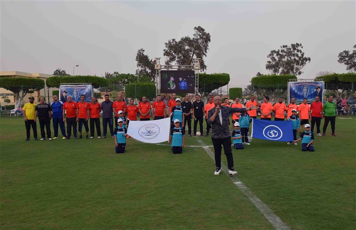 بالصور.. "مميش" يُسلم جوائز الأوسكار للفائزين ببطولة دوري الإدارات بالهيئة بالصور.. "مميش" يُسلم جوائز الأوسكار للفائزين ببطولة دوري الإدارات بالهيئة