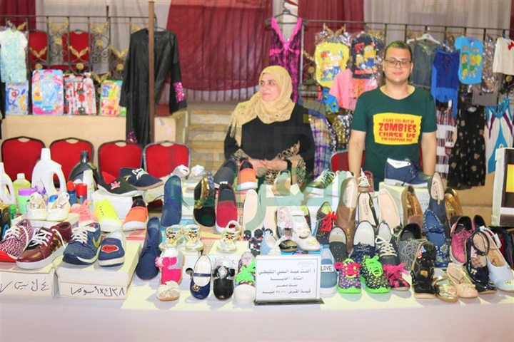 بالصور.. محافظ كفر الشيخ يفتتح معرض "مشروعك" بدسوق 