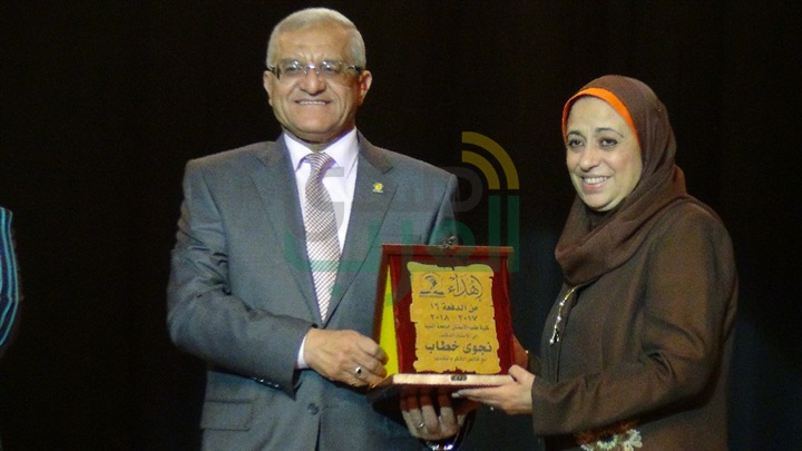 رئيس جامعة المنيا يشهد حفل تخرج الدفة الـ 16 لطب أسنان المنيا