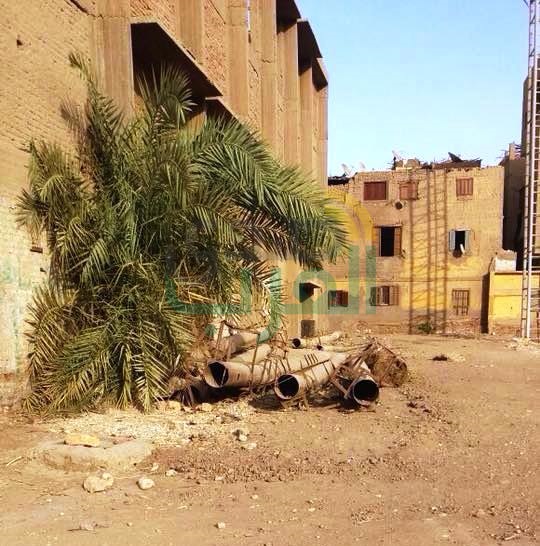 رغم وعود وزير الشباب بالبدء في أعمال التطوير .. إستاد نجع حمادي محلك سر منذ 30 عامًا