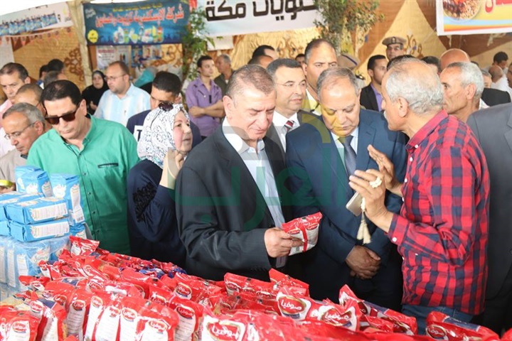 بالفيديو والصور..محافظ كفرالشيخ يفتتح معرض " أهلا رمضان " بدسوق 