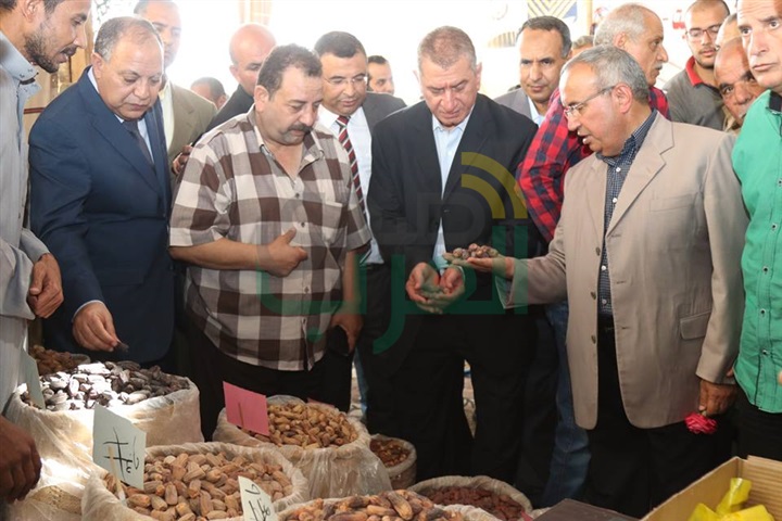 بالفيديو والصور..محافظ كفرالشيخ يفتتح معرض " أهلا رمضان " بدسوق 