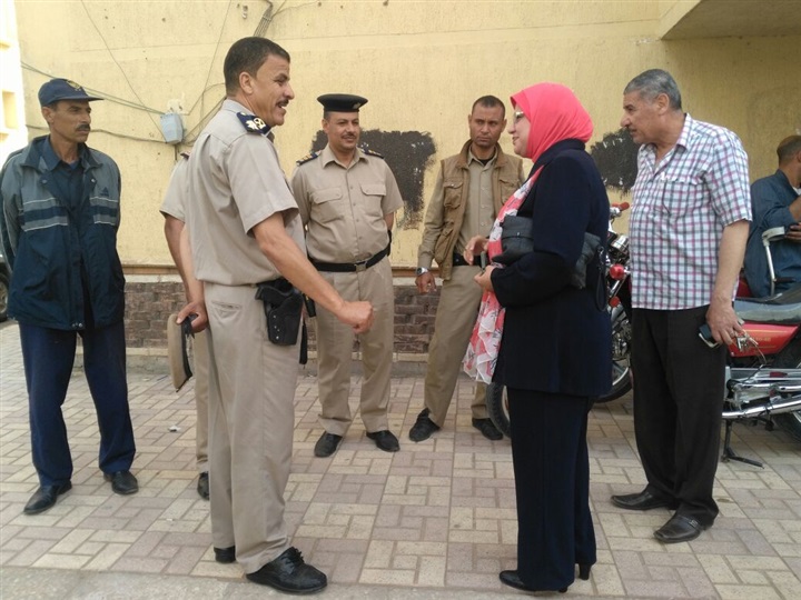 تسليم أوراق امتحانات الشهادة الإعدادية بكفر الشيخ وسط حراسة أمنية مشددة