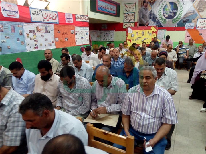 بالصور...وكيل تعليم كفر الشيخ تحدد موانع المشاركة في مركز توزيع أسئلة الدبلومات