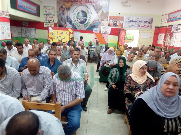 بالصور...وكيل تعليم كفر الشيخ تحدد موانع المشاركة في مركز توزيع أسئلة الدبلومات