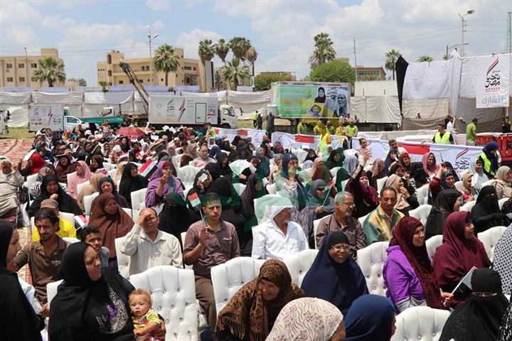 بالصور.." صندوق تحيا مصر" يوزع 100 طن لحوم و265 طن مواد غذائية علي 524 ألف مواطن بكفر الشيخ