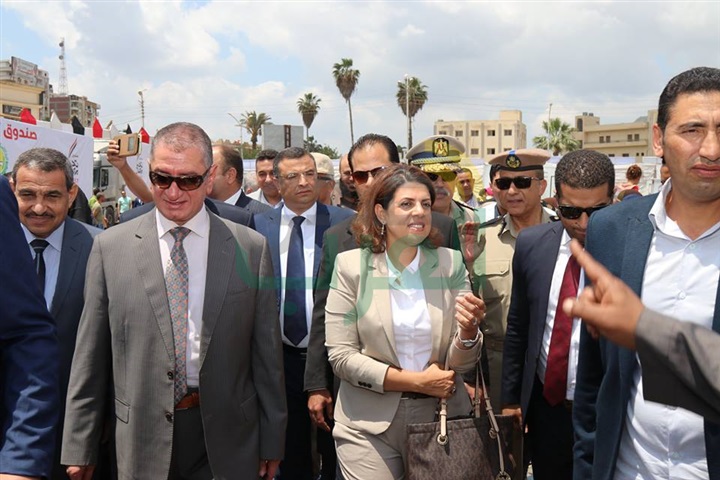 بالصور.." صندوق تحيا مصر" يوزع 100 طن لحوم و265 طن مواد غذائية علي 524 ألف مواطن بكفر الشيخ