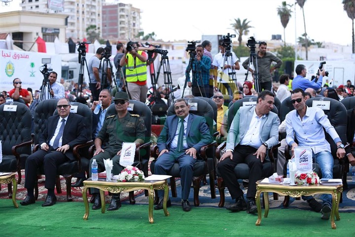 بالصور.." صندوق تحيا مصر" يوزع 100 طن لحوم و265 طن مواد غذائية علي 524 ألف مواطن بكفر الشيخ