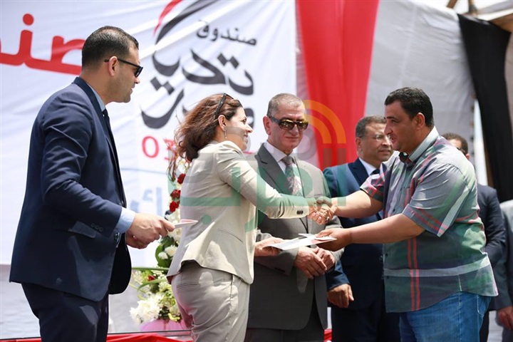 بالفيديو والصور.. محافظ كفر الشيخ يشهد تكريم المستفيدين من مشروعات " تحيا مصر" 