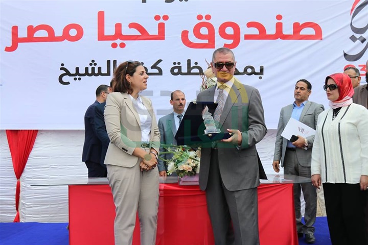 بالفيديو والصور.. محافظ كفر الشيخ يشهد تكريم المستفيدين من مشروعات " تحيا مصر" 