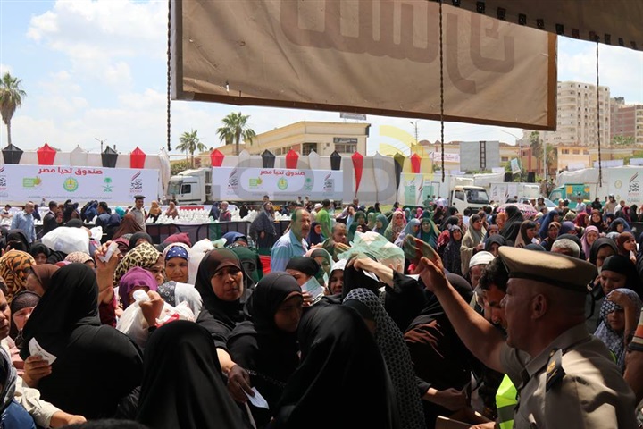 بالفيديو والصور.. محافظ كفر الشيخ يشهد تكريم المستفيدين من مشروعات " تحيا مصر" 