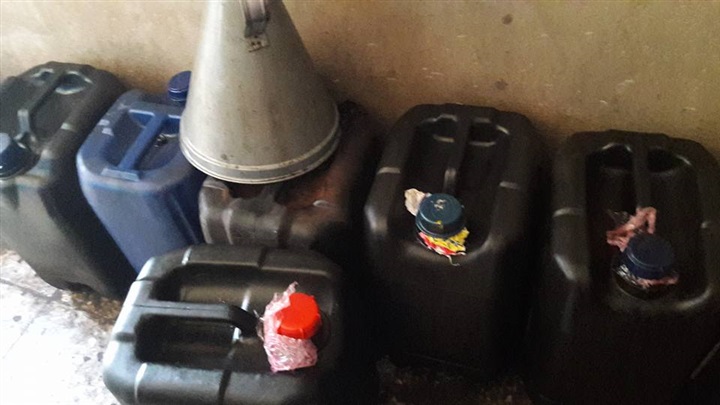 بالصور..ضبط سجاير "مسرطنة" ولحوم "فاسدة" وسولار "مدعم" بكفر الشيخ