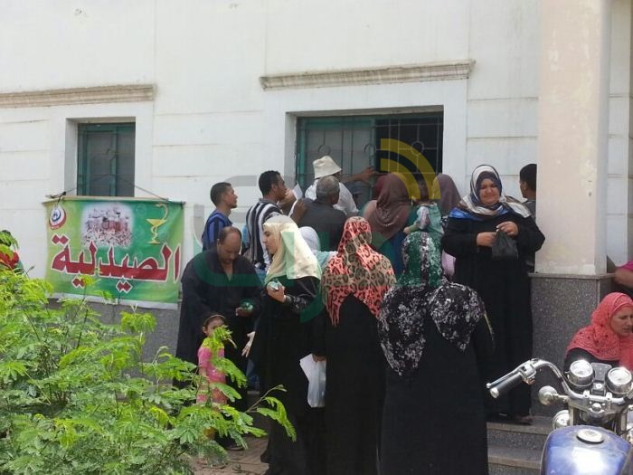 توقيع الكشف الطبي المجاني على 1561 مريضًا خلال قافلة طبية بقرية الأمير مركز أولاد صقر