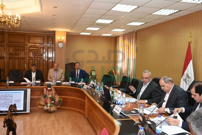 محافظ الشرقية يترأس إجتماع مجلس إدارة المنطقة الصناعية ببلبيس 