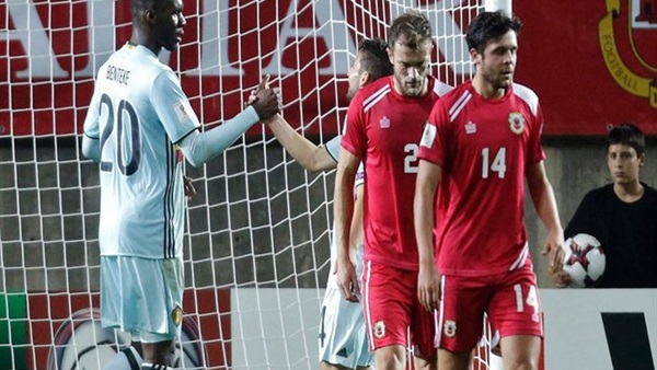 بنتيكي  يسجل  هاتريك