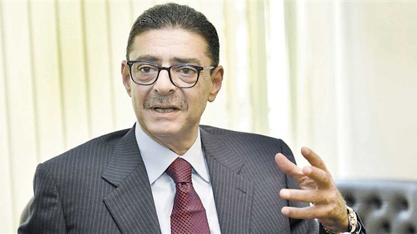 محمود طاهر، رئيس