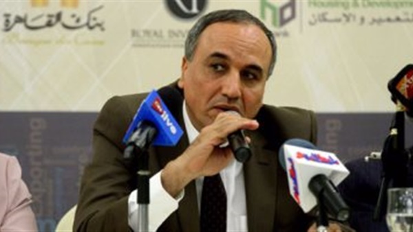 الكاتب الصحفى عبد