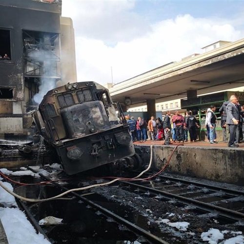 صدى العرب: وفاة 20 مواطنًا وإصابة 40 آخرين في حادث قطار  محطة مصر