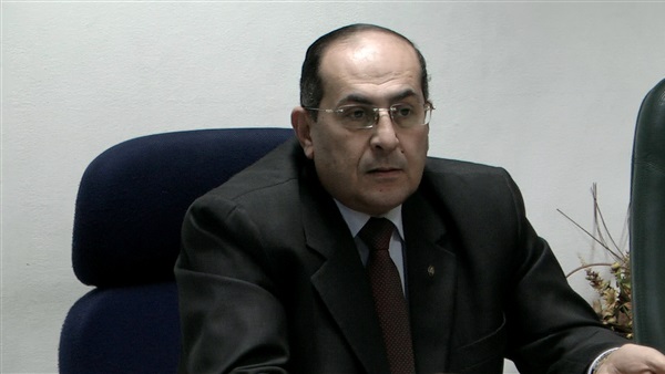  الدكتور أيمن عبد