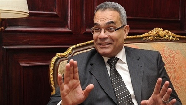  السفير صلاح عبد
