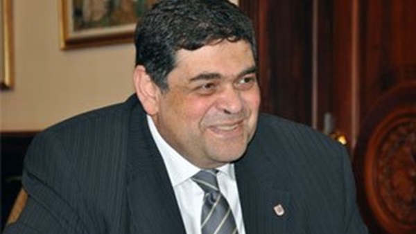 الدكتور أشرف حاتم