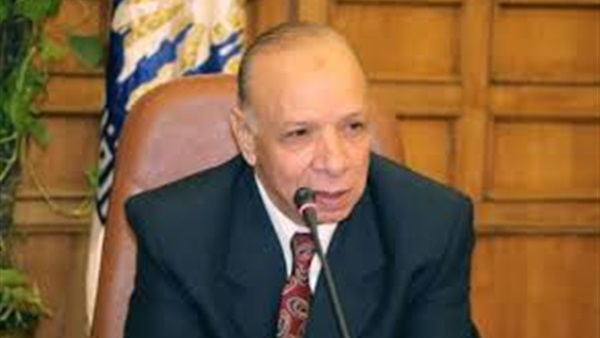 عاطف عبد الحميد محافظ