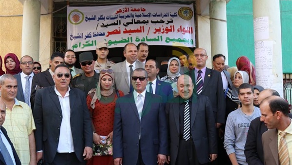 صدى العرب بالفيديو والصور محافظ كفر الشيخ يكرم أوائل الدراسات الإسلامية بنات