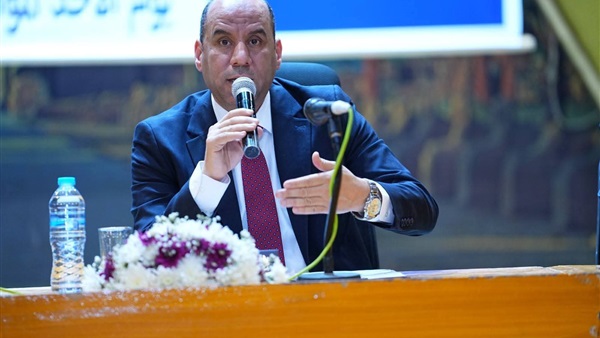 وزير العمل