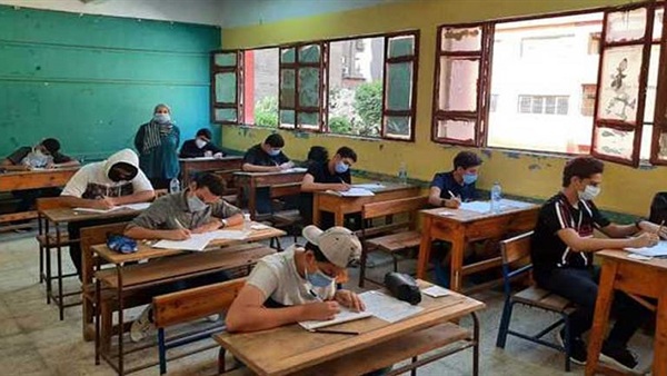 طلاب الشهادة الإعدادية