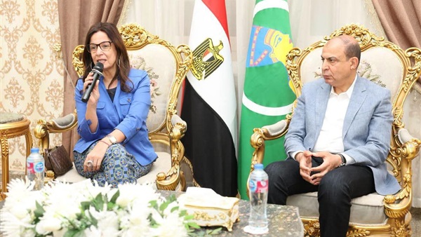 ملتقى أدباء وسط الصعيد