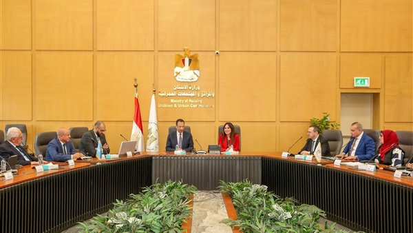 وزيرا الاسكان والاتصالات