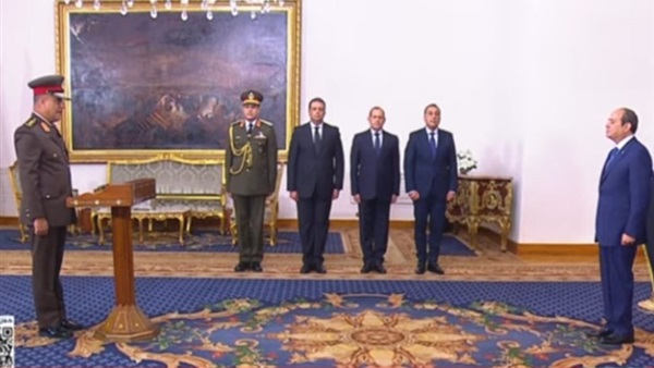 وزير الدفاع 