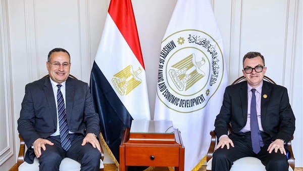 وزيرا التخطيط والتنمية