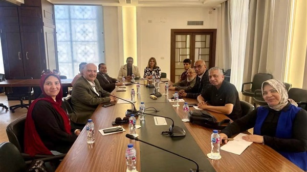  لجنة الأخشاب والأثاث