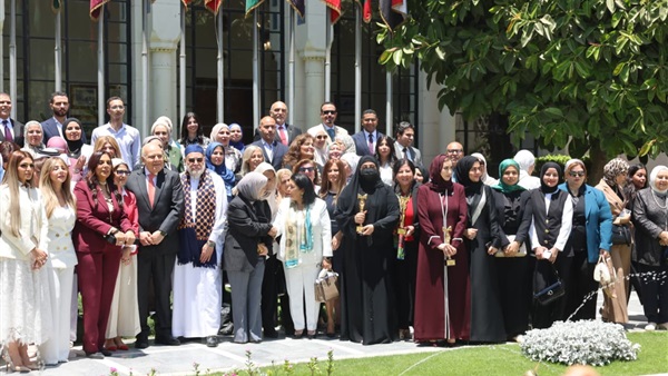 طلاب جامعة المستقبل