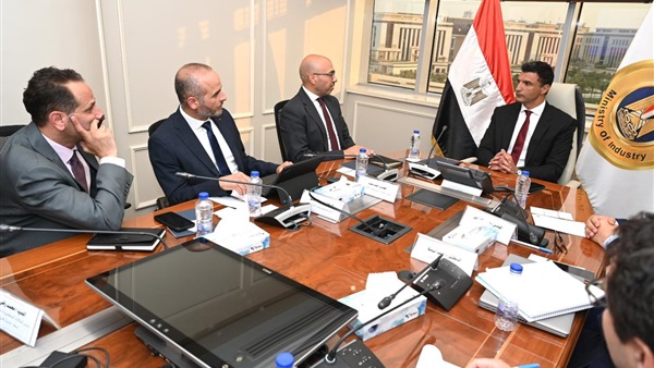 وزير الصناعة 